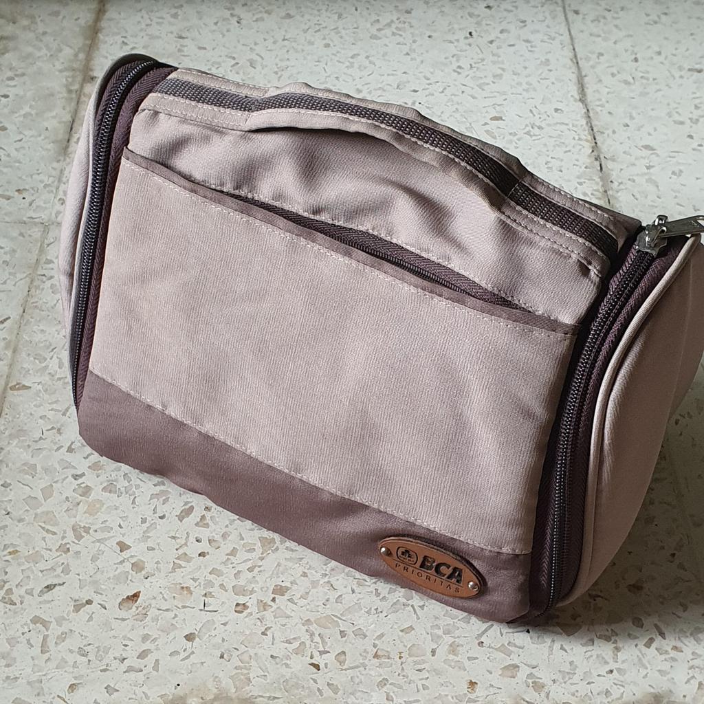 tas travel gantung hanging toiletries bag wadah kosmetik perlengkapan mandi bca prioritas preloved s