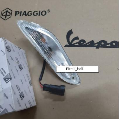 Lampu Sein Reting Belakang Sprint Primavera Kiri atau Kanan Ori Sign Lamp Vespa