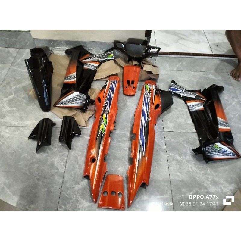 COVER BODY YAMAHA FIZ R SET ORANGE HITAM