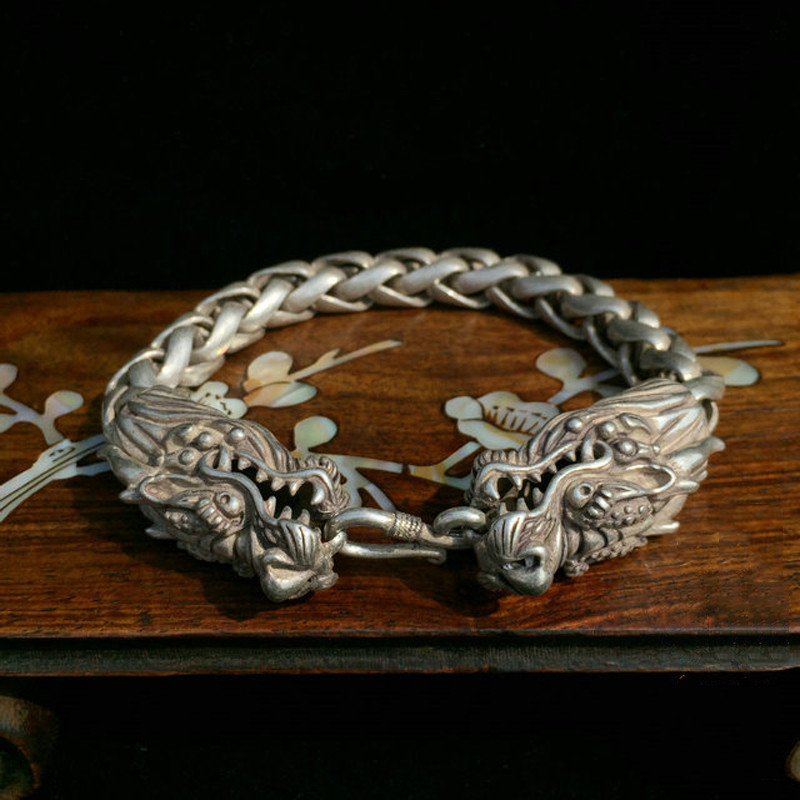 Exquisite Chinese Rare Collectible Tibetan Silver Handwork Dragon Amulet Auspicious Bracelet Statue1
