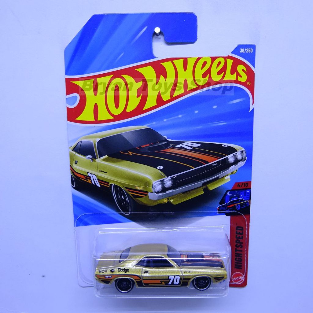 Hot Wheels 70 Dodge Hemi Challenger Gold