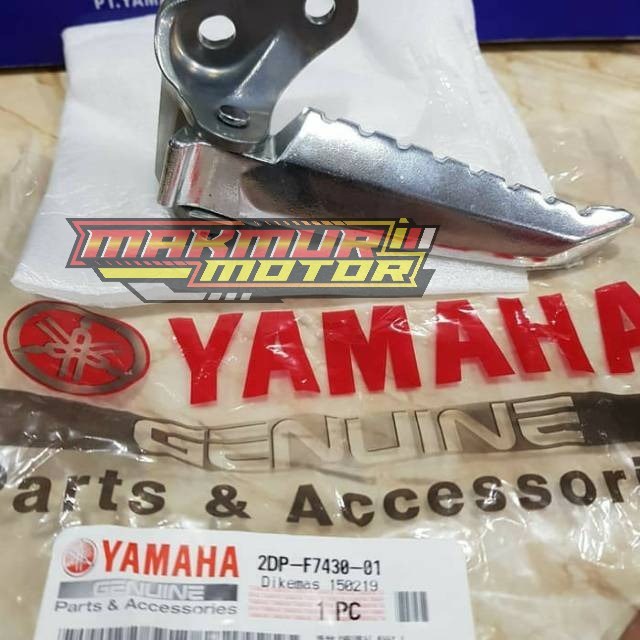 FOOSTEP PIJAKAN KAKI BELAKANG KIRI NMAX ASLI ORI YAMAHA