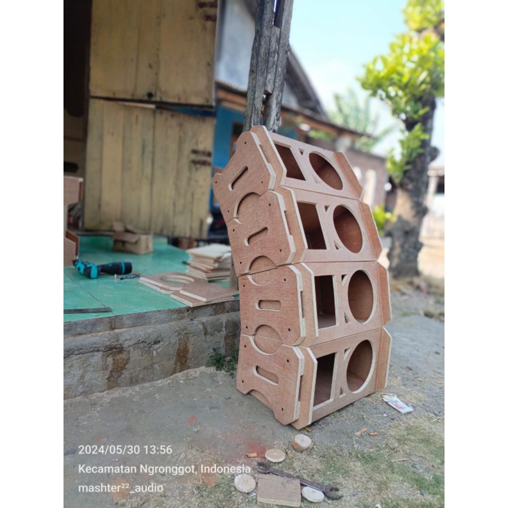 Box Speaker 10 Inch Line Array Bahan 12 Mm Semi Meranti