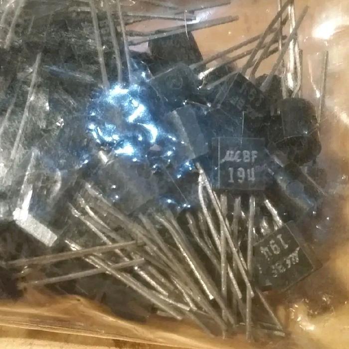 Transistor BF194 BF 194 B F194 B F 194 F194 NOS NEW....