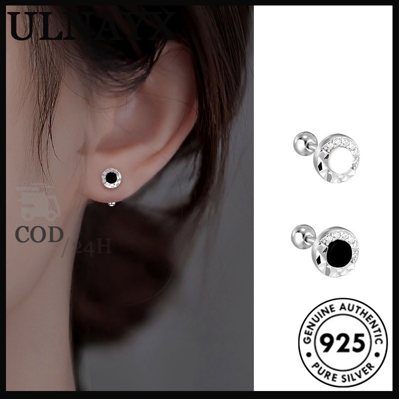 Anting Agate Hitam Dan Putih Lingkaran Asimetris Desain Cangkang Sekrup Putar Anti-Hilang Perhiasan 