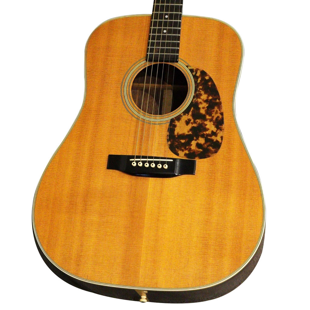LL D 28 Natural 1976 acoustic guitar as same of the pictures