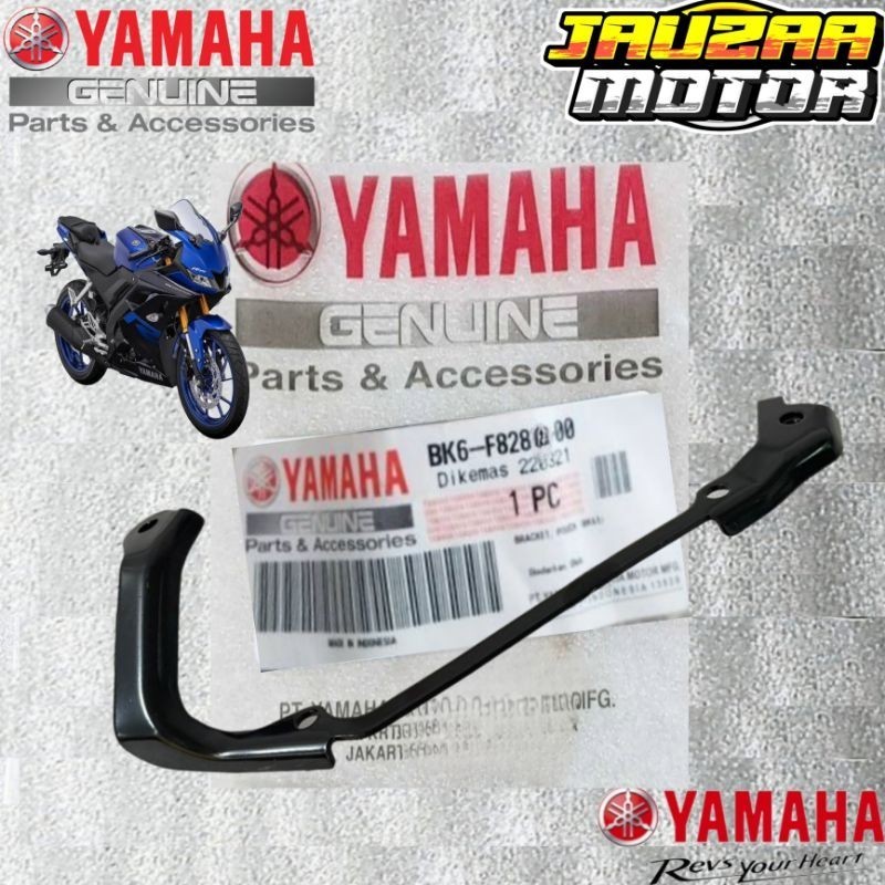 BRACKET NDER BREKET CAGAK FAIRING BAWAH KANAN R15 R 15 VVA V3 VIXION R BK6-F8284-00 ORIGINAL YAMAHA