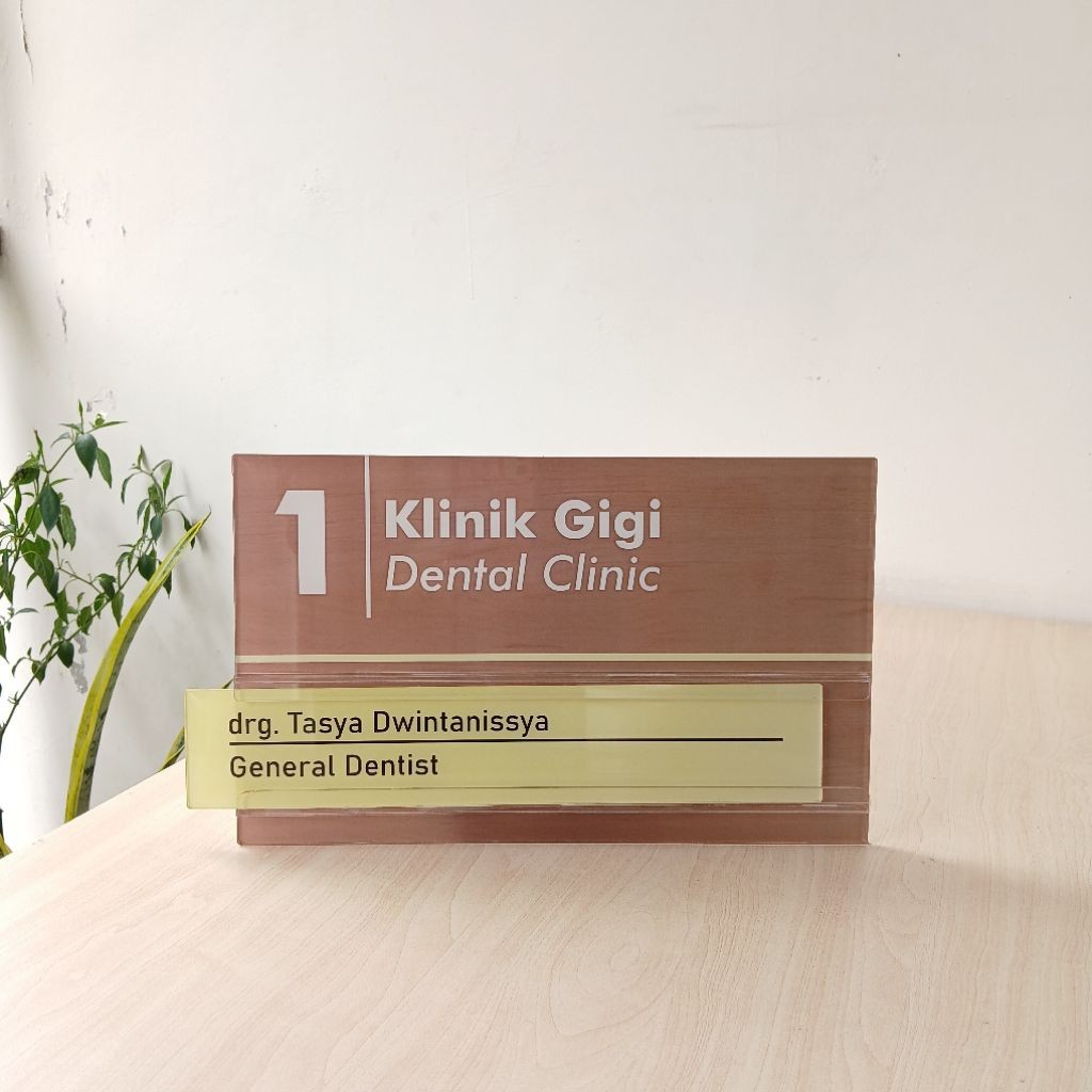 Akrilik Informasi Ruang Praktek Dokter - Akrilik Nama Ruang - Custom Akrilik Informasi Dokter