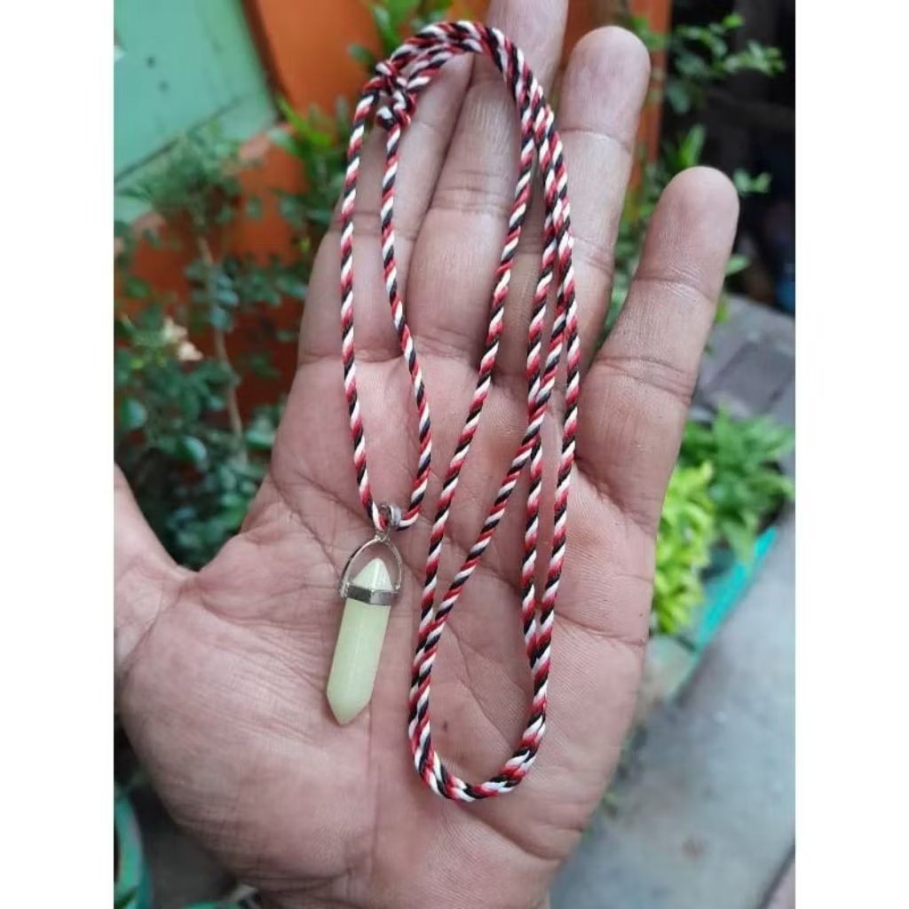 kalung tridatu bandul liontin batu akik Fosfor ORI menyala dalam gelap