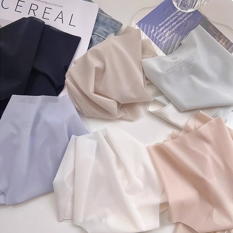 Celana Dalam Wanita Seamless Tipis Lembut Anti Gerah Anti Nyeplak Semi Transparan CD Premium