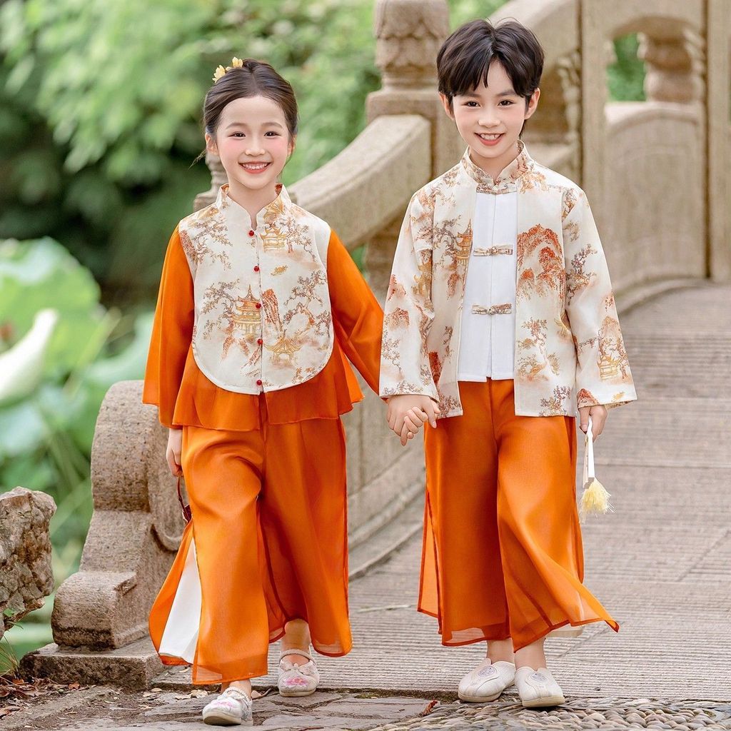 Saudara Hanfu anak-anak mengenakan pakaian pertunjukan Cina lengan panjang gaya nasional