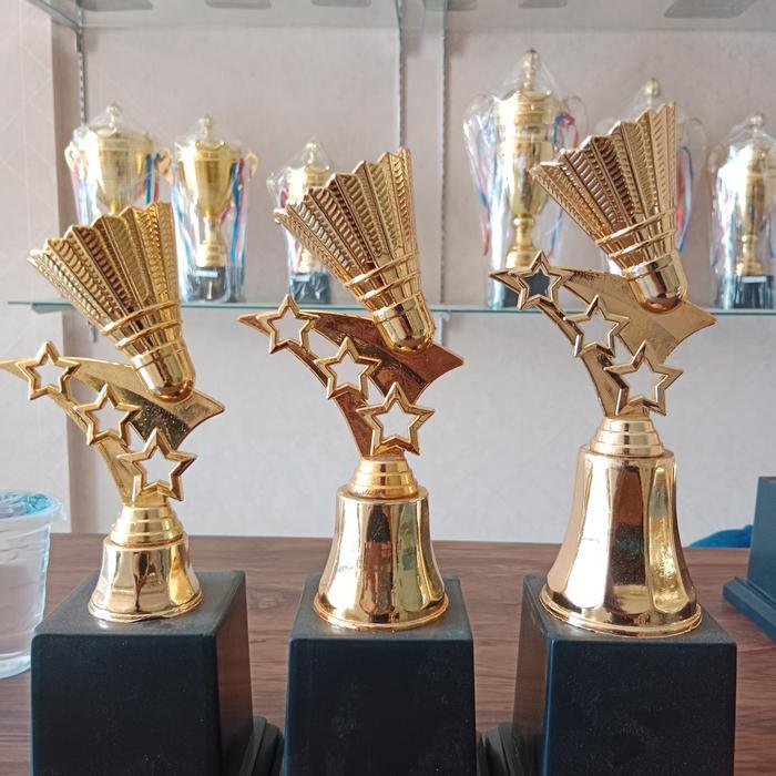 piala set kok badminton