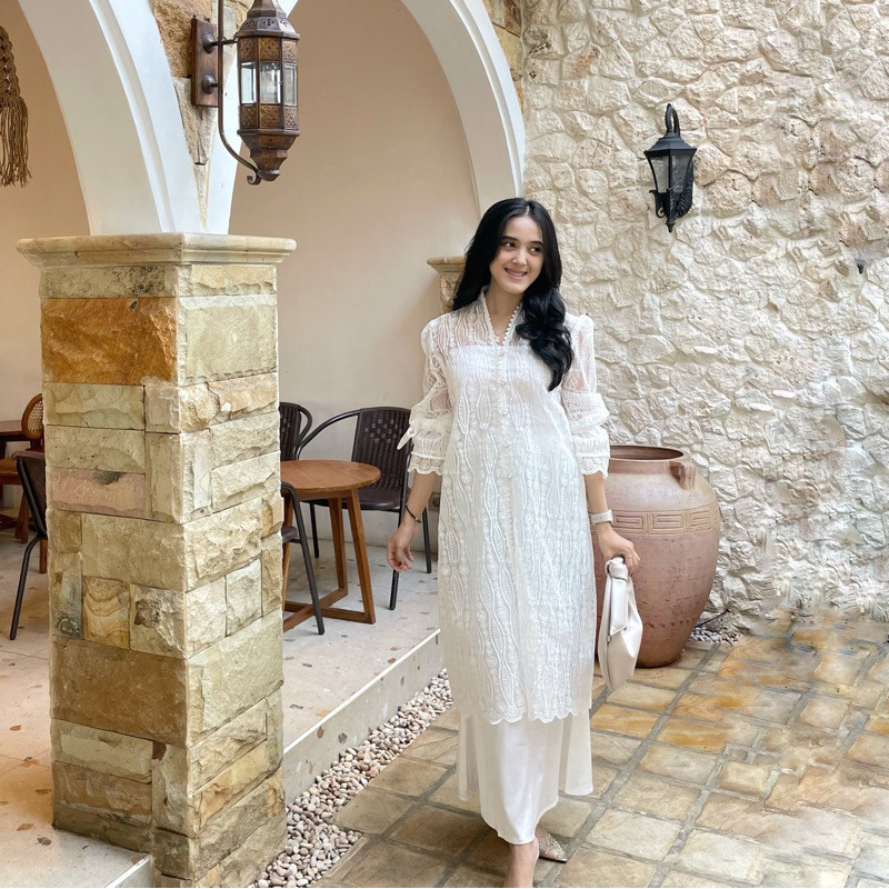 Yasmine Dress / BW / Brukat Organza/ Dress kondangan / Dress Lamaran / Brukat Dress / Dress Wisuda