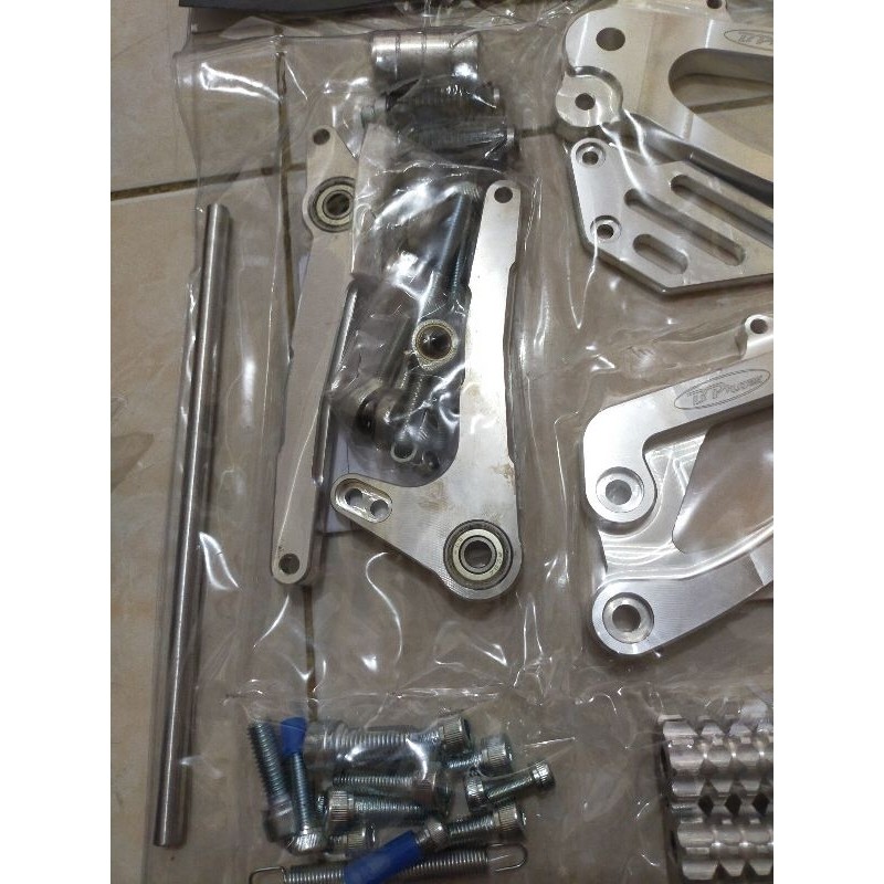 Termurah footstep underbone Vixion NVA NVL R15 R15V2 Original BPro