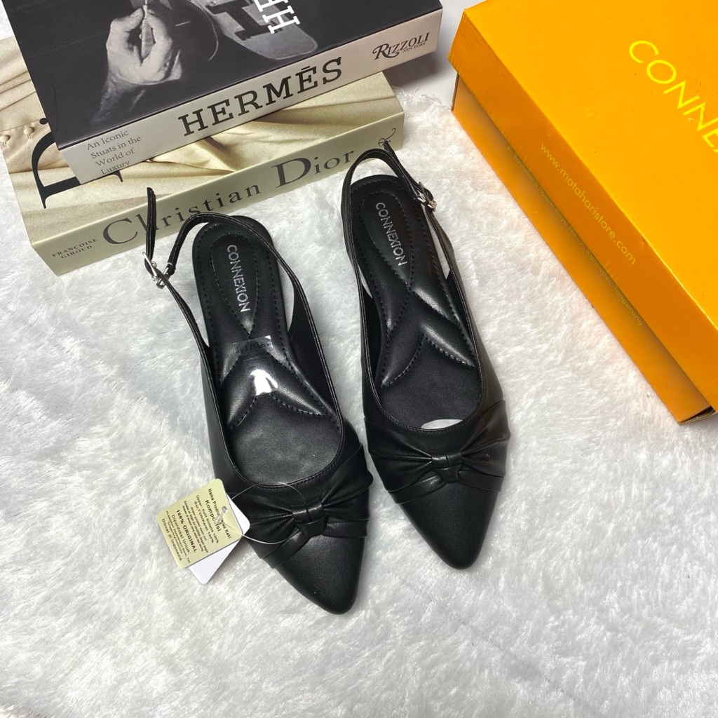 1S Sepatu Flat Shoes Wanita Branded