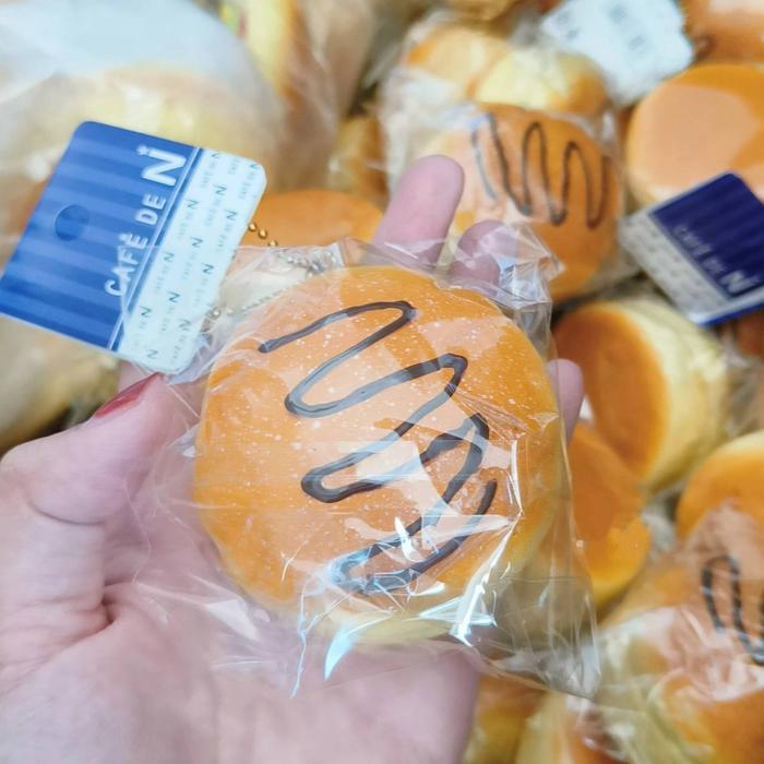 [READY STOCK] Cafe De N Bombolone Sugar Bun Squishy / BNIP Impor