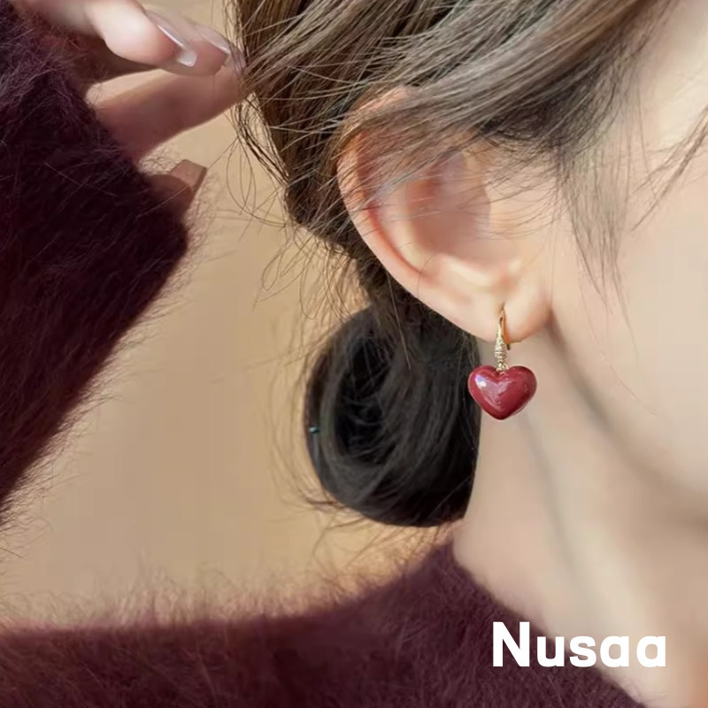 [Nusaa] Anting Gantungan Telinga Hati Warna Merah Tua Enamel Kecil Simpel Cocok untuk Sehari-hari X2