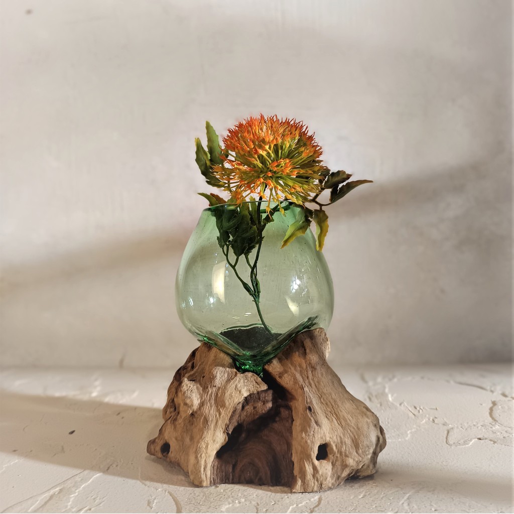 Leolle Vas Dekorasi Kaca Tiup di Kayu Driftwood – Handmade Bali, 2 Warna pilihan
