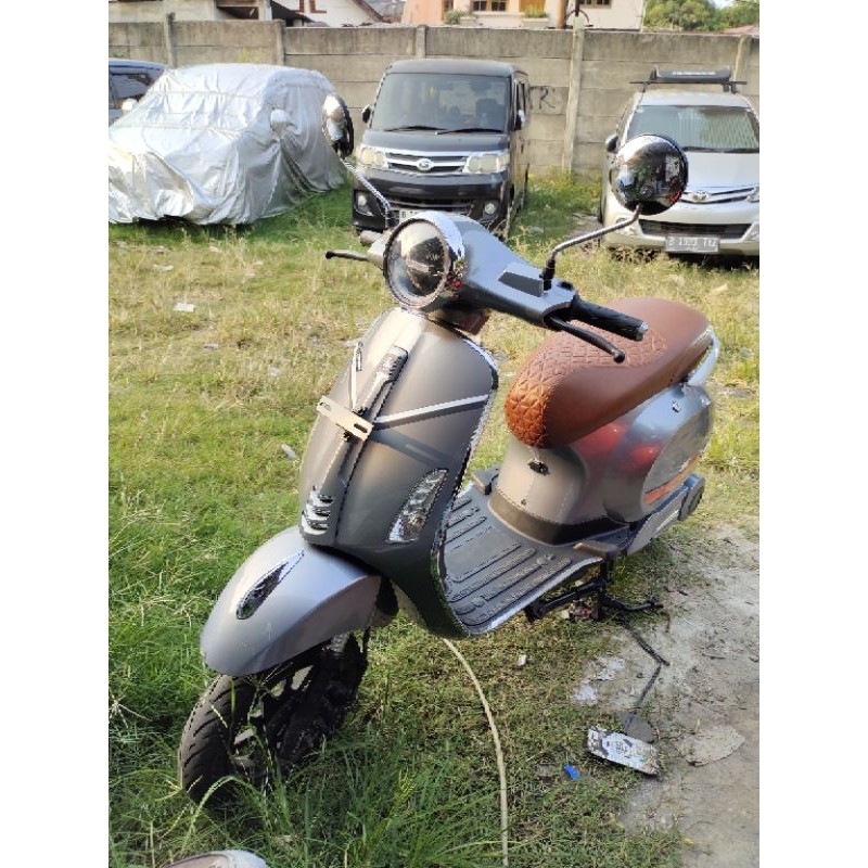 Motor listrik exotic sprinter upgrade litium / Molis Exotic warna Grey / Molis model Vespa / Motor L