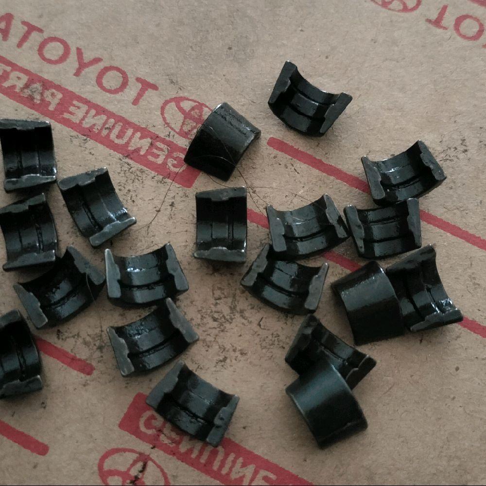 kuku klep Toyota Innova Fortuner Hilux original