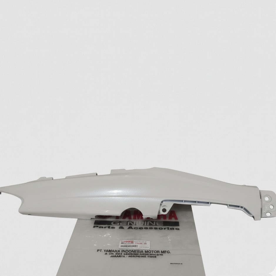 Cover tutup Body bodi Belakang Kanan Yamaha Vega R lama old - Fizr - f1zr Putih Original 4US SERBAAD