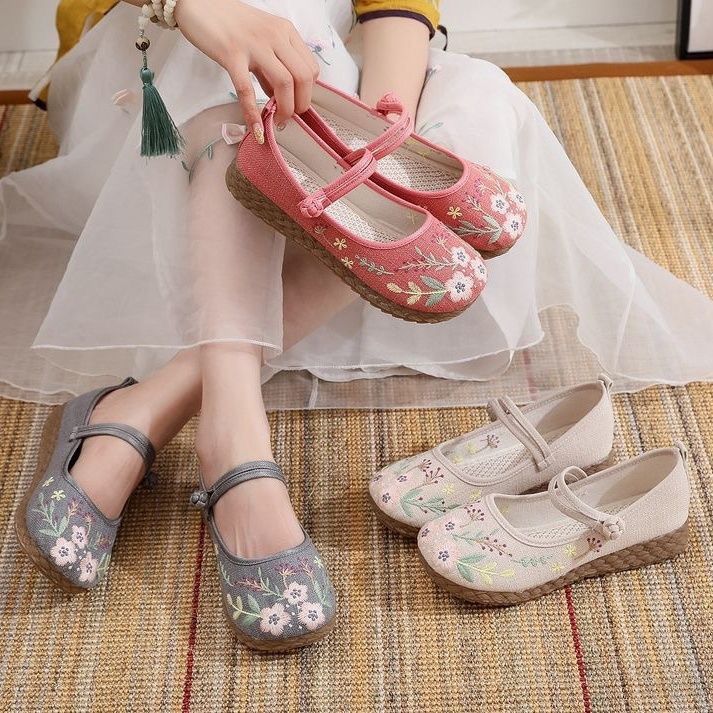 Sepatu bordir, sepatu kain tua, sepatu datar gaya kuno wanita, dengan sepatu tunggal Cheongsam artis