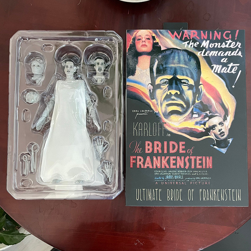 Universal Monsters Ultimate Frankenstein Action Figure Bride of Frankenstein Figure Collectible Mode
