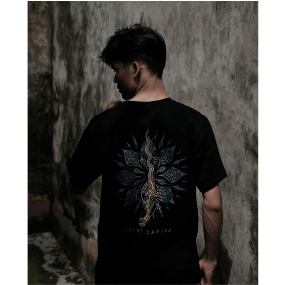 ORI  Kaos Jawa  Keris Mulat Sariro Kaos Keris Kaos wayang