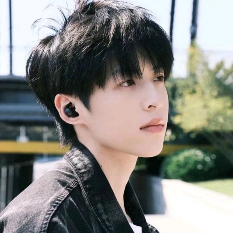 Wig Pria Tampan Rambut Pendek Warna Hitam Versi Cowok Korea