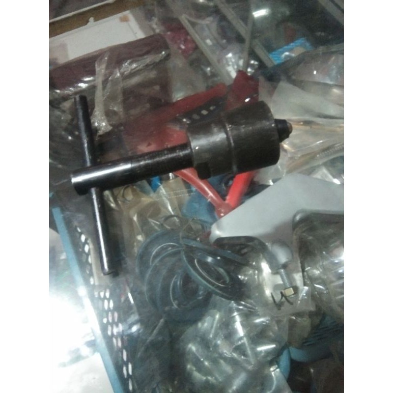 tracker vespa garage vespa