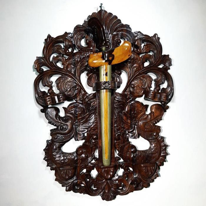 Blawong Tempat Pajangan Keris Tombak di Dinding Ukir Naga Sasra KB2