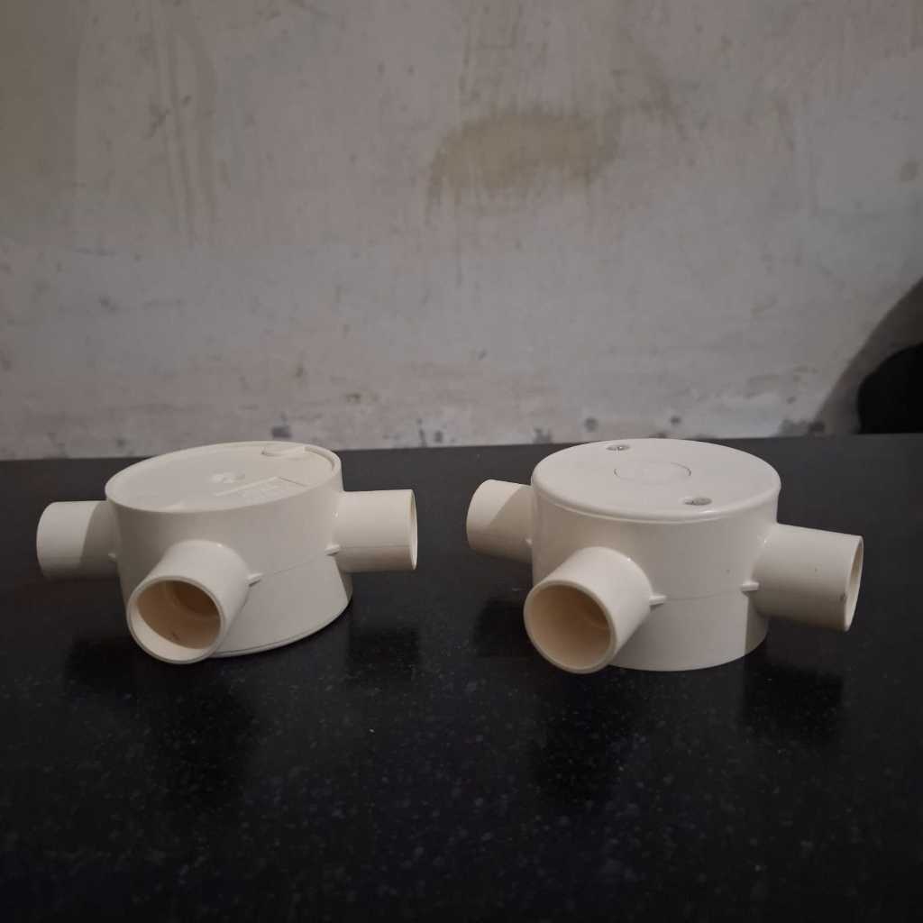 Lesso Tee Dus Conduit 20mm / T Doos Cabang 3 Pipa Conduit 20mm