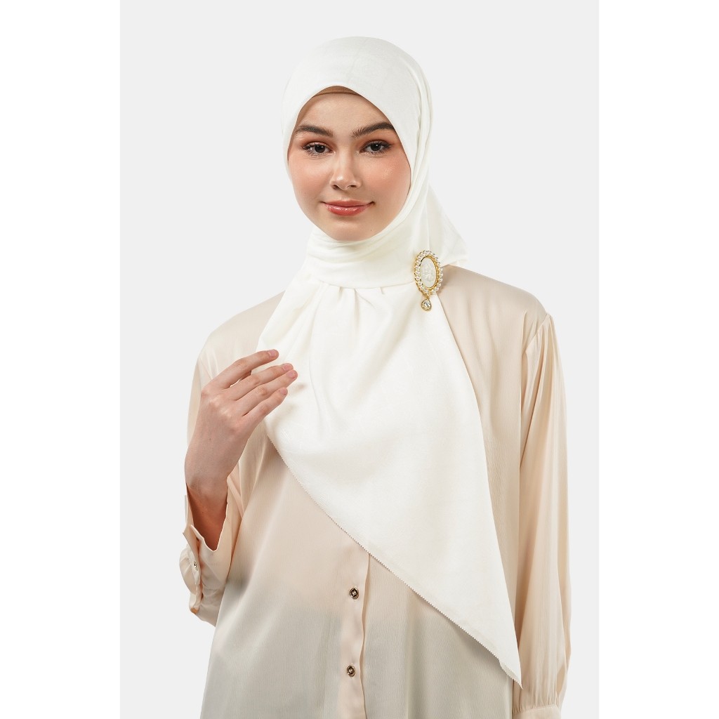 Nada Puspita - Basic Monogram Scarf