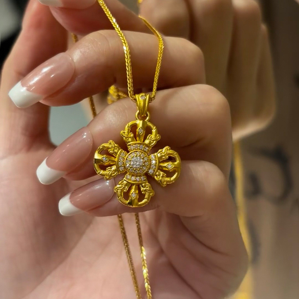 Baru imitasi pasir berlian liontin kalung berongga pria dan wanita berongga berlian bertatahkan perh