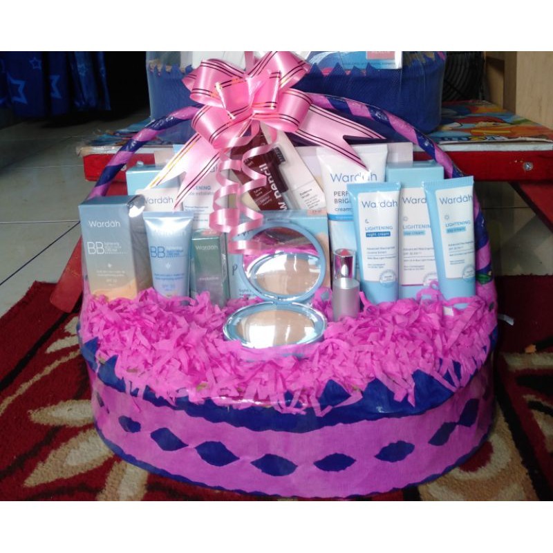 parsel kosmetik paket cosmetics emina parsel kosmetik wardah parcel hantaran seserahan pernikahan