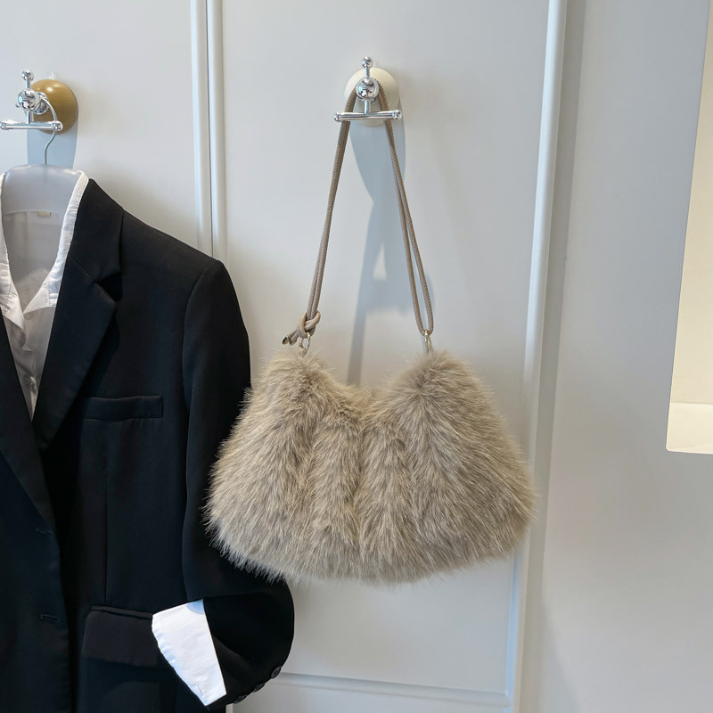 Elegant Faux Fur Crossbody Bag Vintage Bucket Woman Handbag Large Capacity Fashion Plush Versatile S