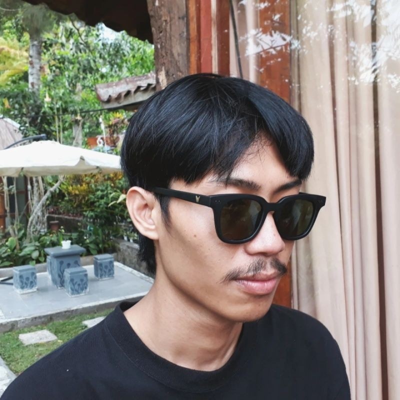 PROMO  Kacamata Louise Severn Blackmatte Sunglasses