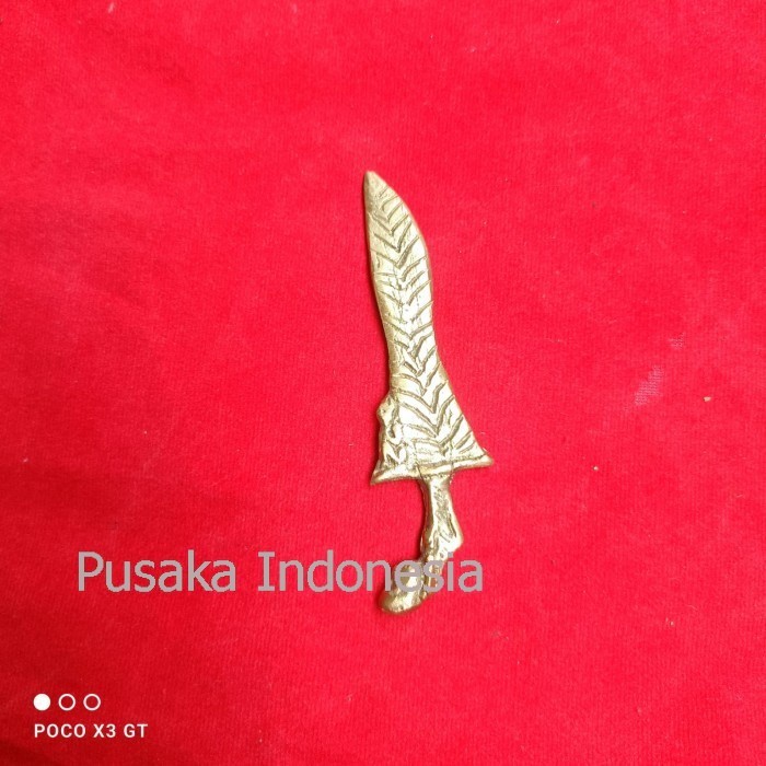 pusoko betok pamor blarak omyang ajimat sepuh mataram yang diberkati su bisa dibandingkan dgn toko y