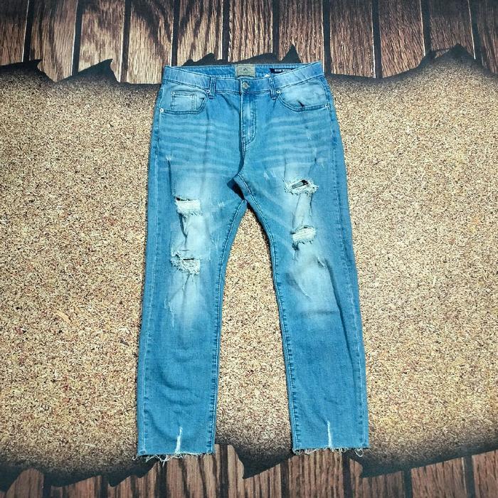 celana panjang jeans sobek sobek lutut THE JMC JEANS stretch bahan melar unfinished denim riveted mu