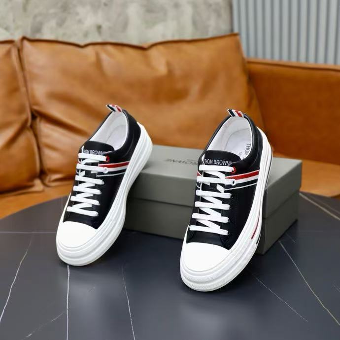 Sepatu Thom Browne Ikat sepatu pria