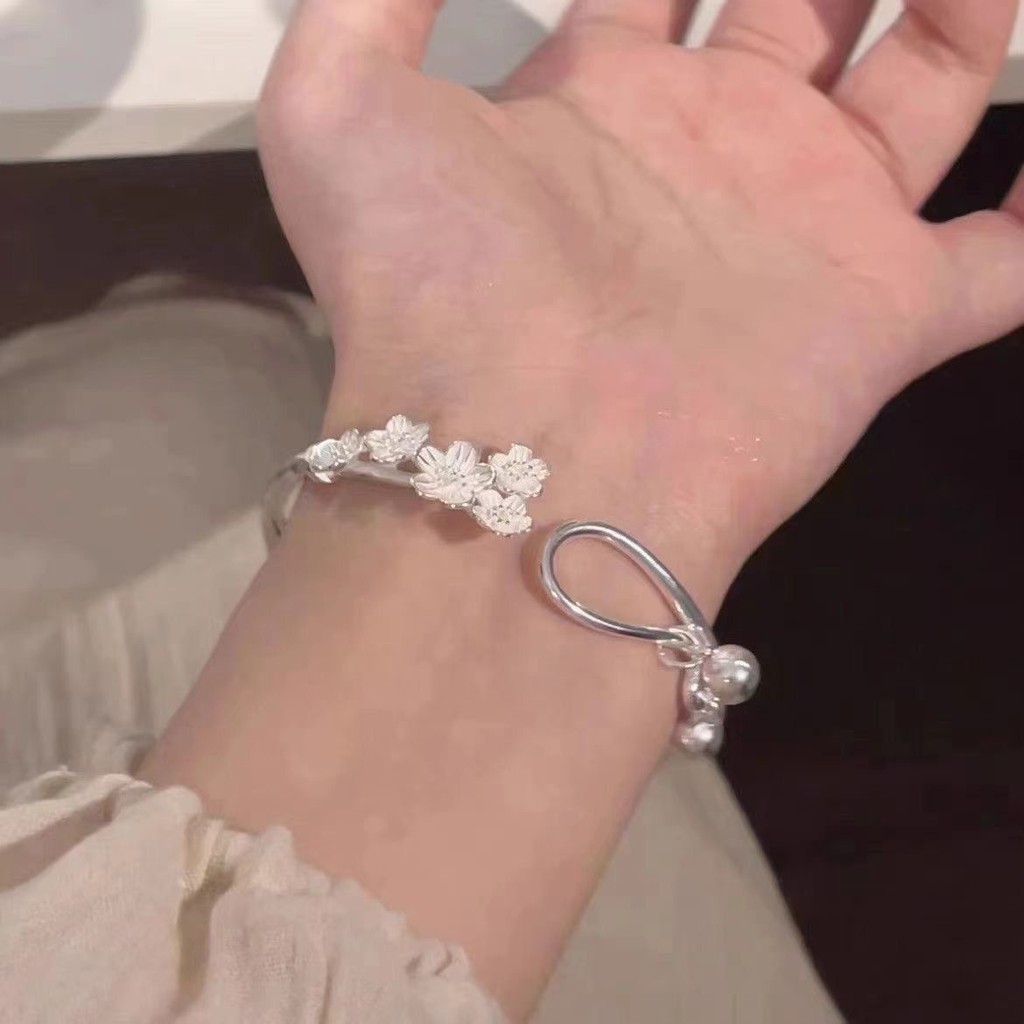 Gelang Gaya Cina Plum Blossom Bell Manis dan Hidup Gelang Terbuka Berkilau Hadiah Perhiasan Super Pe