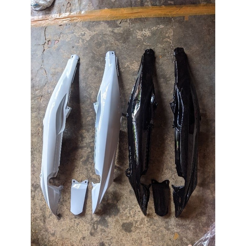 Cover body belakang jupiter z new burhan burhan hitam, putih