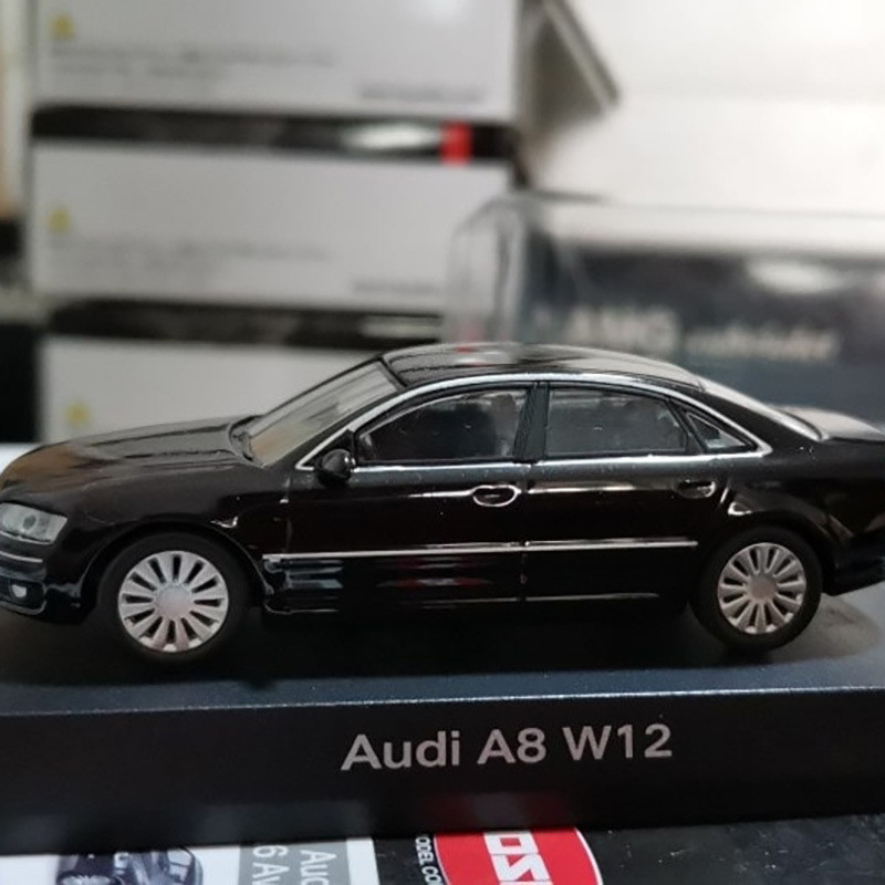 Defective KYOSHO 1:64 Scale Audi Q7/A3/A4/A5/A6/A8/S6/R8/TT Simulation Alloy Static Die-cast Car Mod