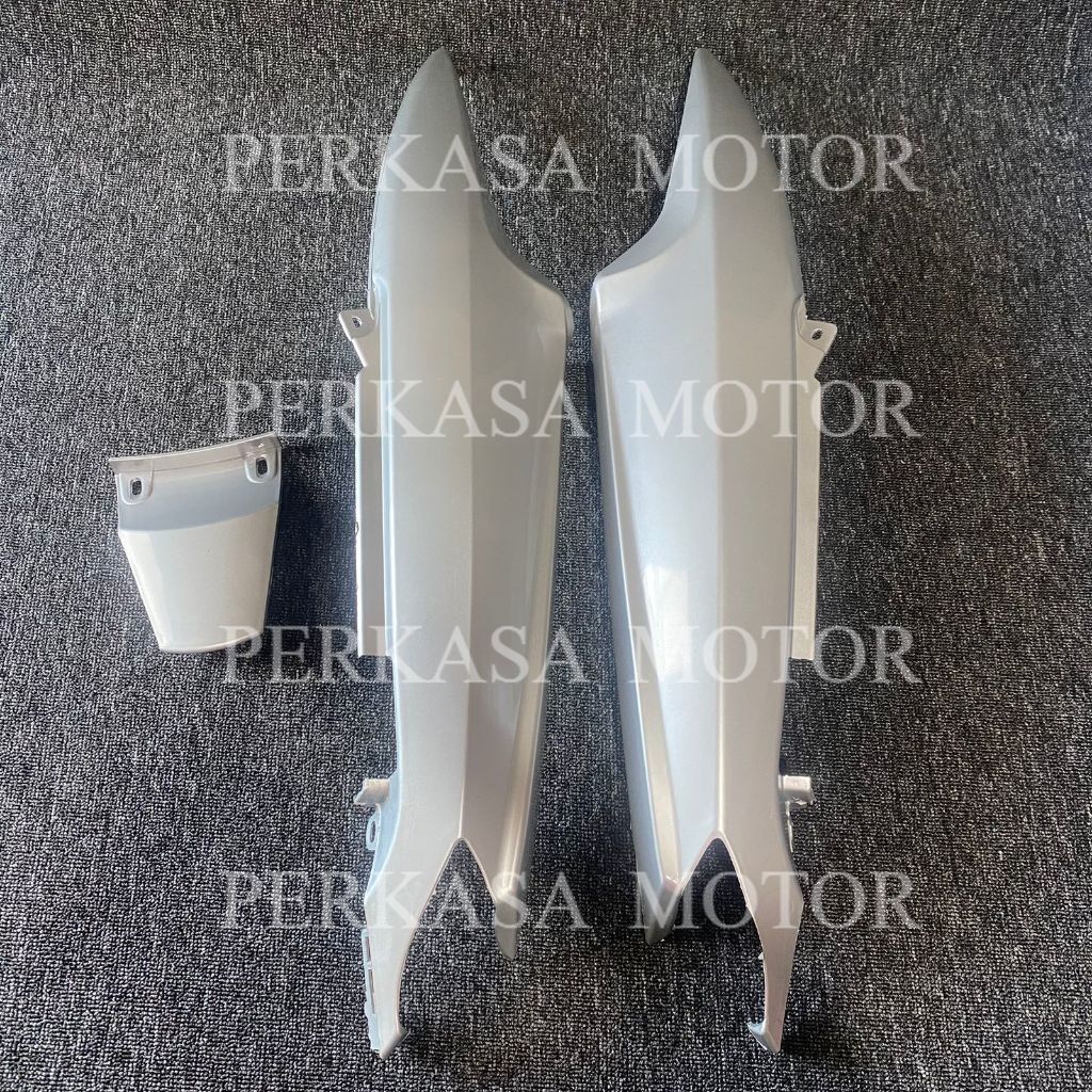 Cover Body + Pad Mio Warna Silver – Body Set Mio Sporty / Mio Smile Cat Silver Glossy