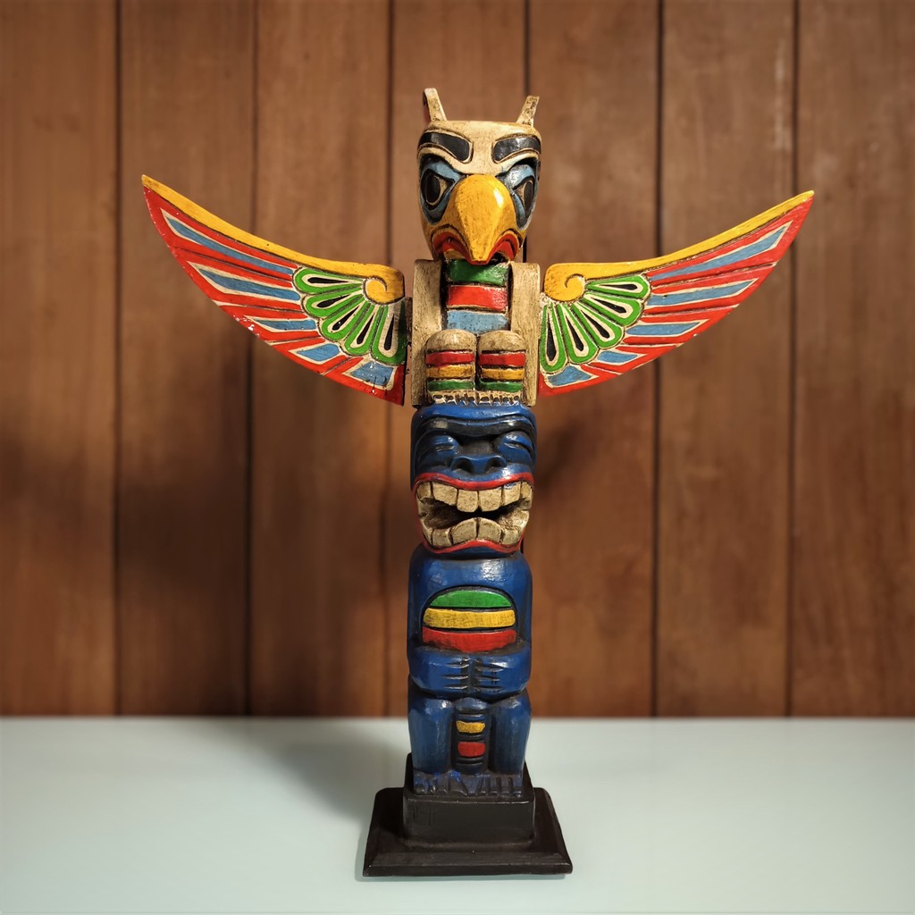 Patung Pajangan Totem Ukiran Kayu – Handmade Bali, Dekorasi Unik Berwarna