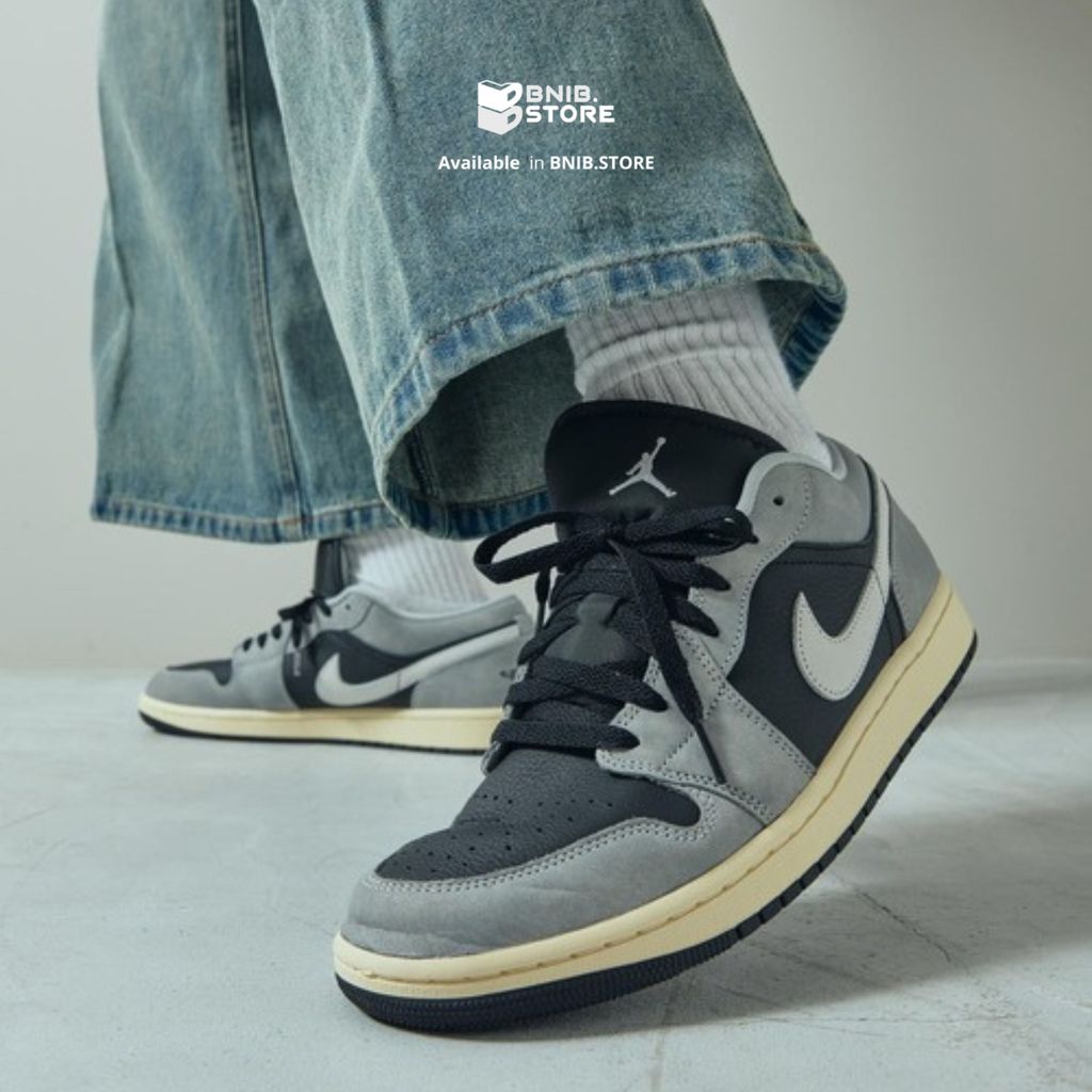 Sneakers Pria N I K E_AJ 1 Low SE Light Smoke Grey Off Noir Original