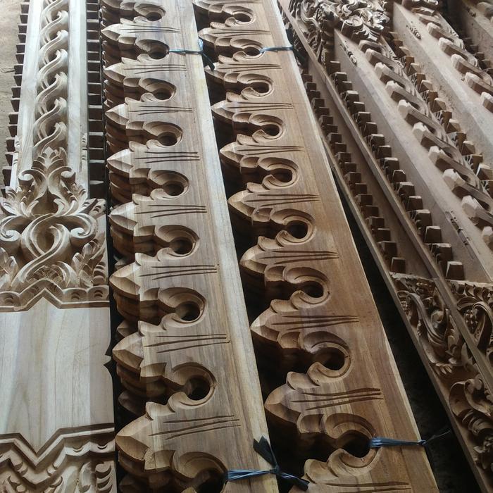 Lisplang Kayu Jati Murah Ukir Khas Jepara Motif Coret 3 Cocok Untuk Variasi Rumah Joglo Limasan Pend