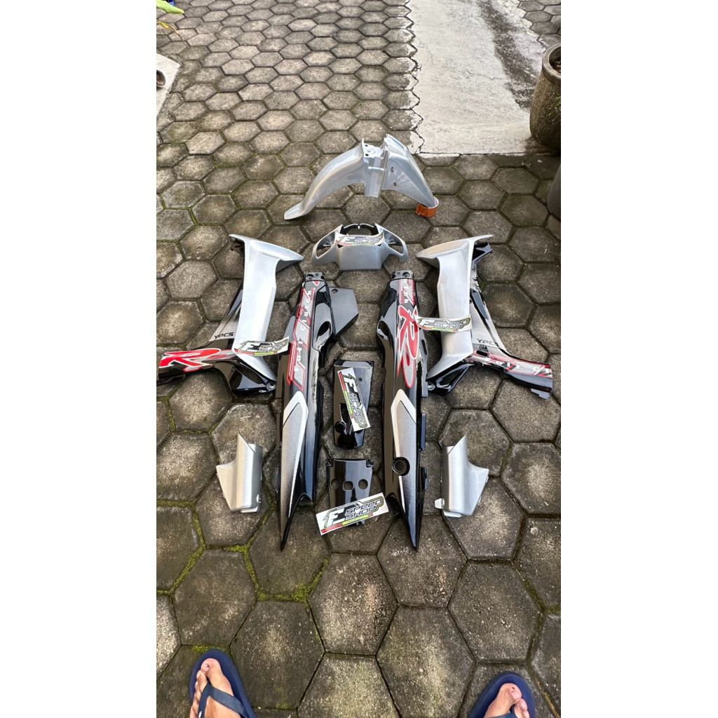 COVER BODY FULL SET YAMAHA FIZR FIZ R F1Z R F1ZR FULLCLUTH PERAK SILVER HITAM 2002