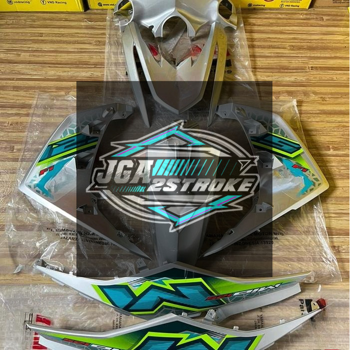 COVER BODY HALUS YAMAHA MIO M3 MIO Z 125 FULLSET BODI SET MIO M3 MIO 125 MIO Z WARNA SILVER