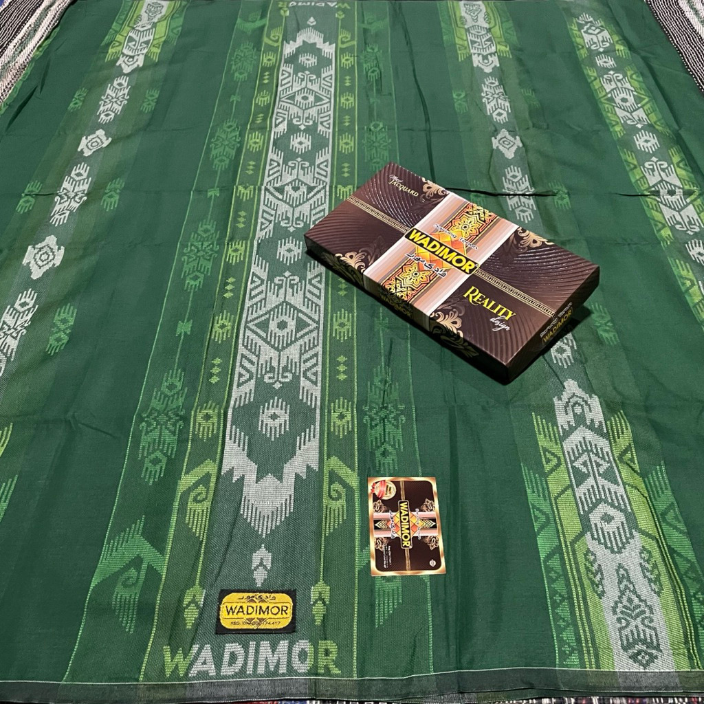 Sarung Wadimor Jacquard Reality Motif Bagus